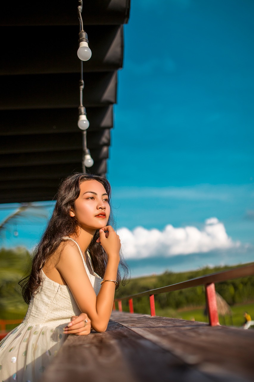 INFP內心的隱秘斗爭：自我批判者如何影響他們的情感世界